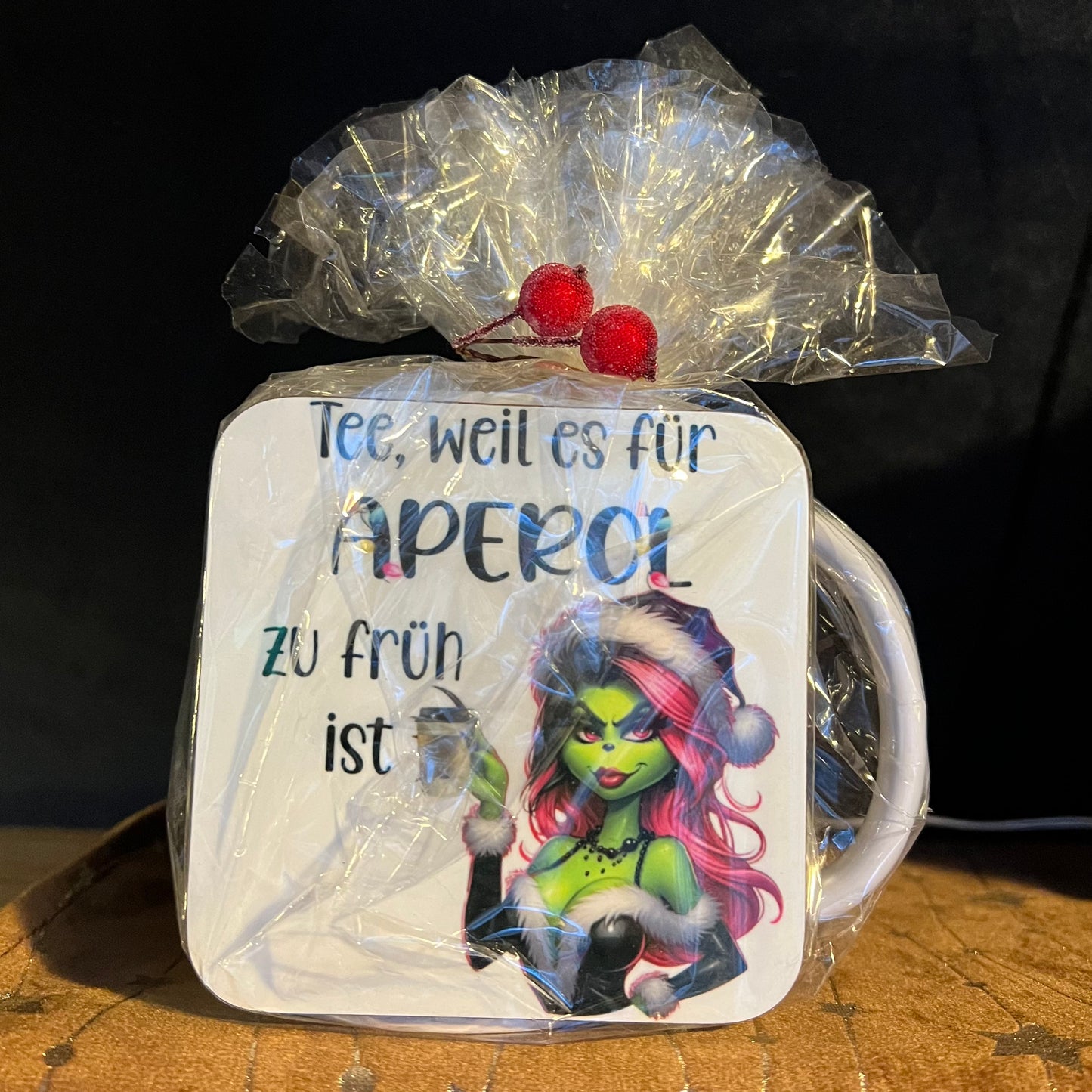 Tasse Lady Grinch Aperol mit Untersetzer - Geschenkset