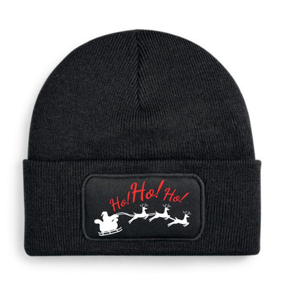 Czapka „HOHOHO” (Mikołaj w saniach z reniferami)