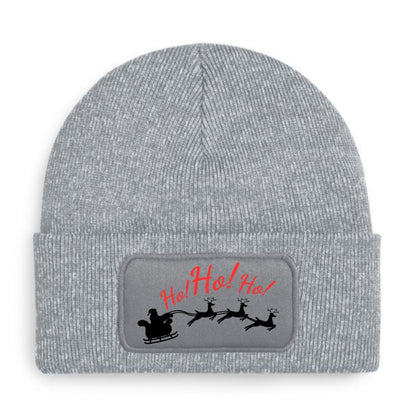 Czapka „HOHOHO” (Mikołaj w saniach z reniferami)